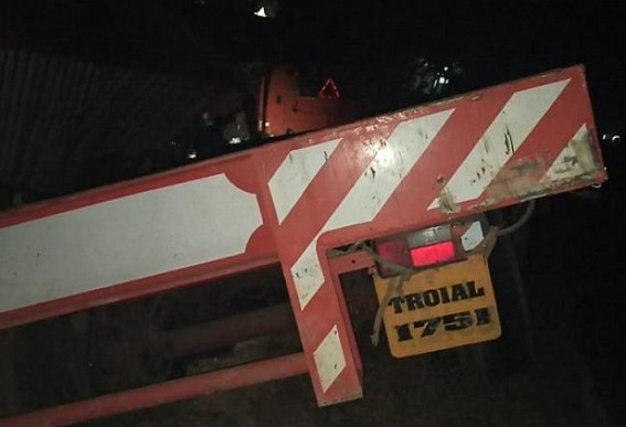 House damaged after ONGC's 14 wheeler vehicle in high speed hit the House House damaged after ONGC's 14 wheeler vehicle in high speed hit the House